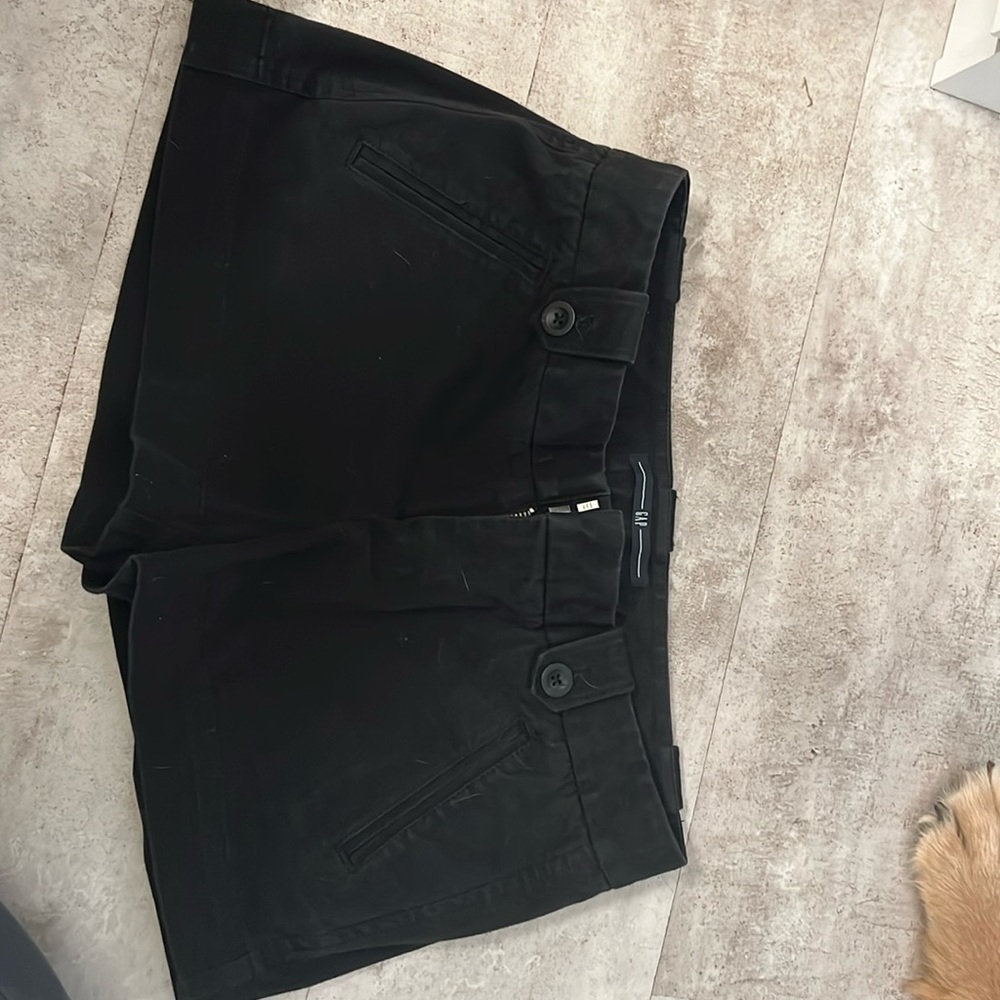 Woman’s short shorts